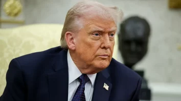 Donald Trump ia în calcul escortarea petrolierelor prin Strâmtoarea Hormuz: „Indiferent de situație, Statele Unite vor asigura fluxul liber de energie către lume”