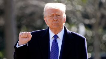 Trump dă ultimatum Iranului pentru deschiderea Strâmtorii Ormuz: „Aveți 48 de ore la dispoziție. În caz contrar, vă distrugem centralele electrice, începând cu cea mai mare”