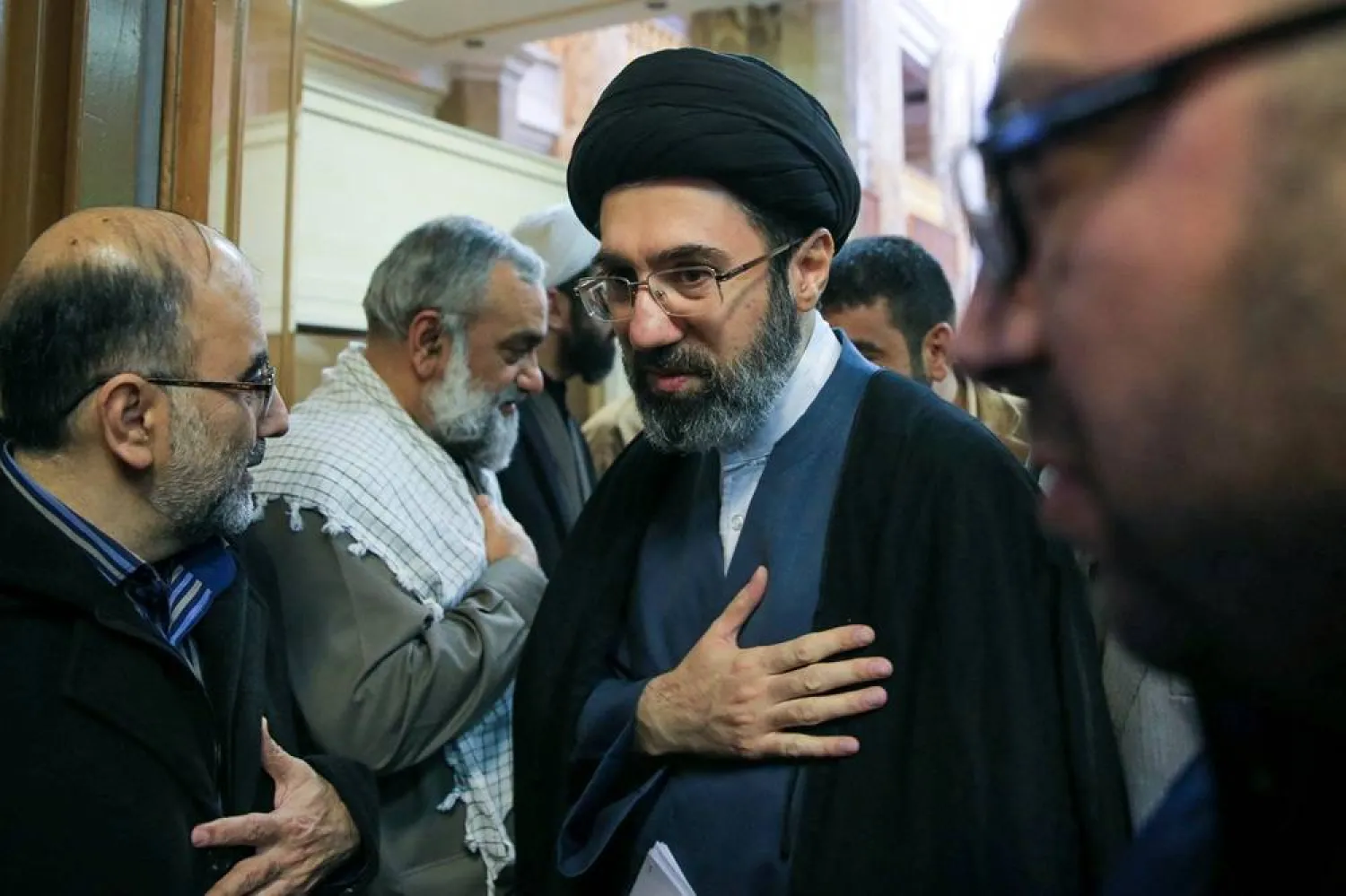 The Times: Mojtaba Khamenei „este tratat în Qom, în stare gravă, fiind incapabil să participe la orice proces decizional al regimului”