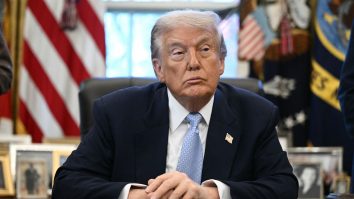 1afp2025111784bg93rv1highresuspresidentdonaldtrumpmeetswiththewhitehousetas