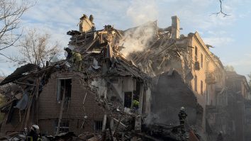 2026 04 25T070241Z 1471077372 RC23WKAZ5W62 RTRMADP 3 UKRAINE CRISIS ATTACK DNIPRO