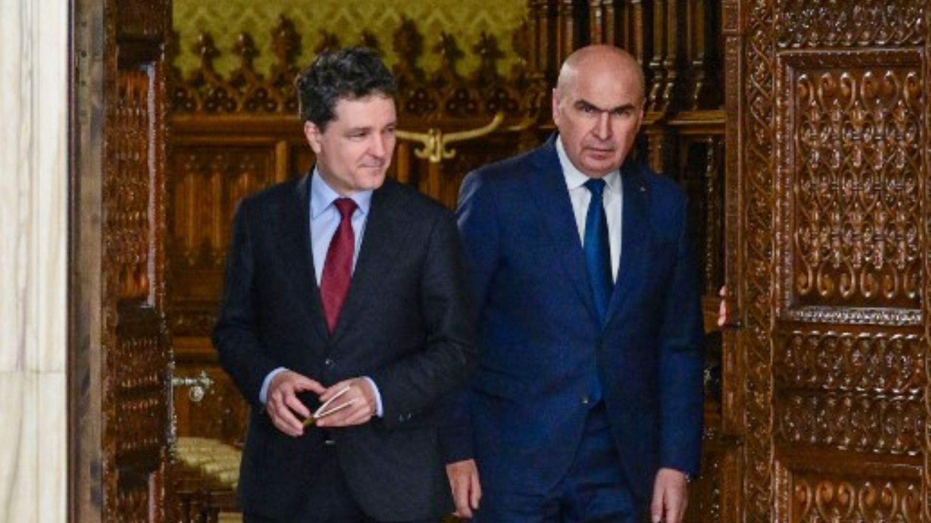 Criza carburanților „a ajuns” la Cotroceni. Nicușor Dan i-a chemat pe Premierul Bolojan și pe miniștrii Energiei și Transporturilor la discuții cu reprezentanții Petrom și Rompetrol. Care sunt concluziile