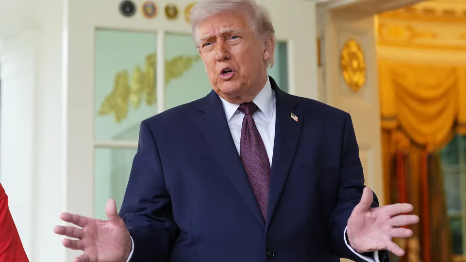 Trump anunță că Iranul a cerut Statelor Unite „o nouă rundă de negocieri de pace”, după ce a început blocada SUA în Strâmtoarea Ormuz