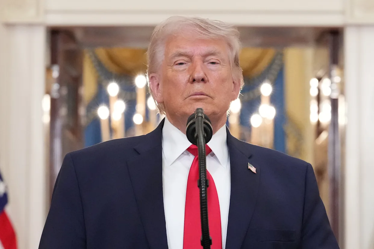 Ultimatum pentru Iran: Trump avertizează că va relua bombardamentele cu toată forța dacă nu se ajunge la un acord înainte ca armistițiul să expire. Delegația SUA așteaptă să negocieze astăzi cu delegația iraniană în Pakistan
