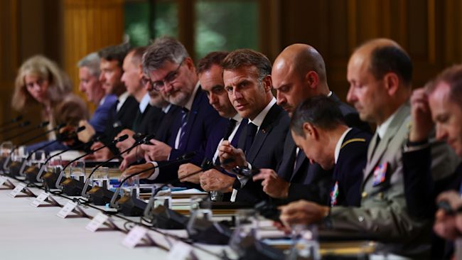 Tensiuni pe buget la summitul UE din Cipru. Friedrich Merz cere reducerea cheltuielilor. Volodimir Zelenski face presiuni pentru aderare, dar liderii europeni rămân rezervați