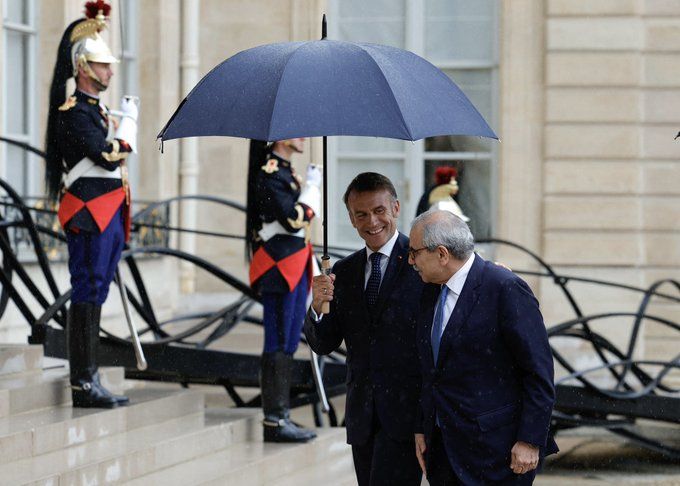 Macron îl primește astăzi pe Premierul Libanului la Palatul Élysée, în timpul armistițiului fragil dintre Israel și Liban. Franța încearcă să medieze conflictul dintre cele două țări