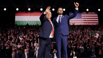 L2FQAC7XLZOC3GOATASN35IBKY