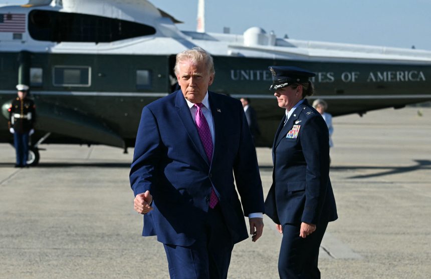 BREAKING NEWS. Trump anunță că Statele Unite au început deminarea Strâmtorii Ormuz. Navele americane traversează Strâmtoarea pentru prima dată de la începutul războiului