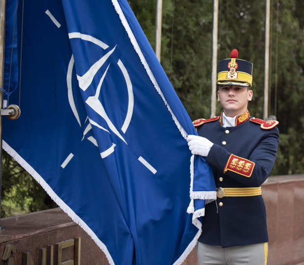 Azi sărbătorim Ziua NATO în România. Alianţa se află în pericol din cauza declaraţiilor Președintelui american, Donald Trump