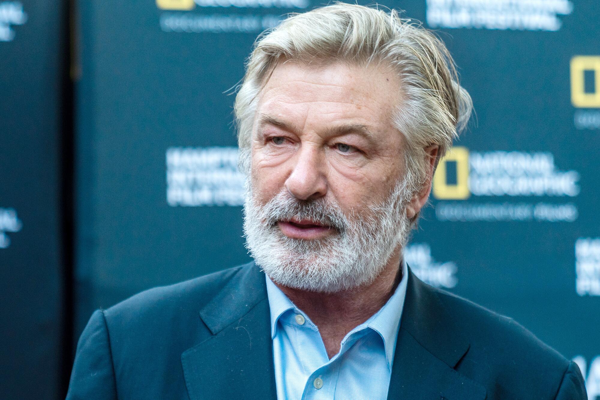 Alec Baldwin va fi judecat din nou în cazul „Rust”. Un nou proces civil ar urma să înceapă anul acesta
