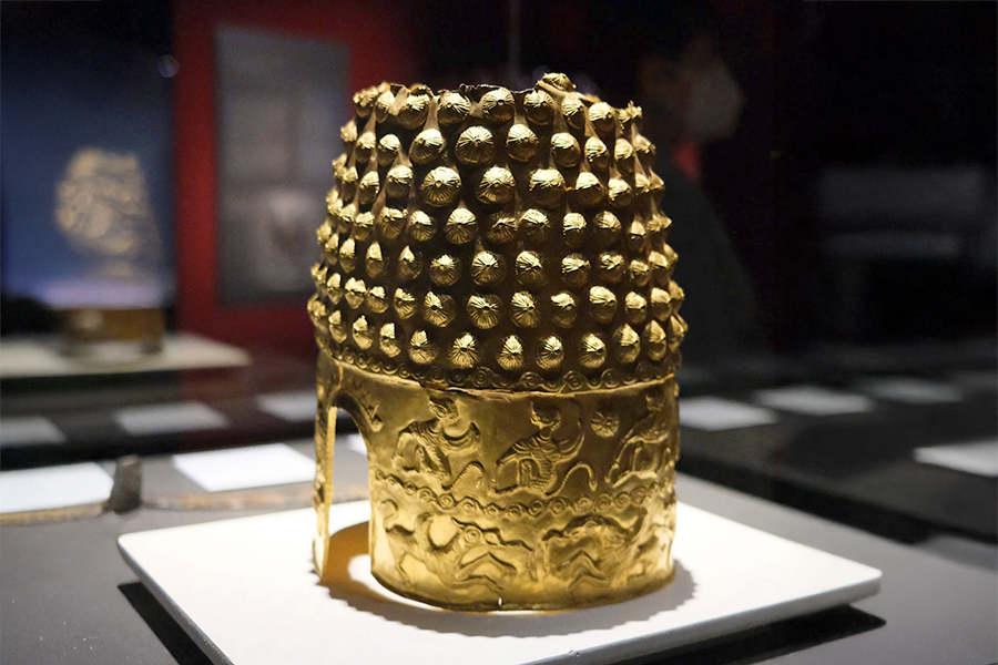 BREAKING. Coiful dacic de la Coțofenești și două dintre cele trei brățări furate din Muzeul olandez Drents, au fost găsite. Ce au declarat autoritățile