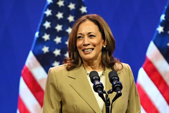 Kamala Harris se gândește „serios” să candideze din nou la Președinția SUA în 2028. Trump nu exclude un al treilea mandat, deși este interzis de Constituția SUA
