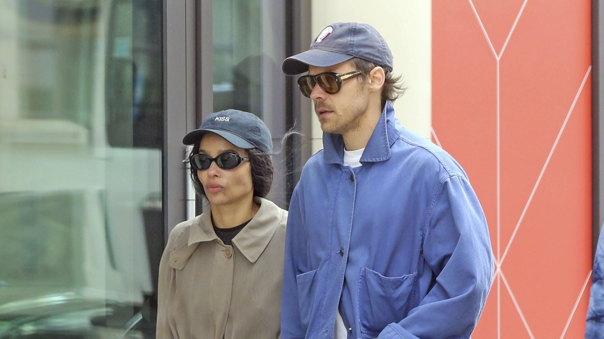 Harry Styles și actrița Zoë Kravitz s-au logodit: „El este atât de îndrăgostit”