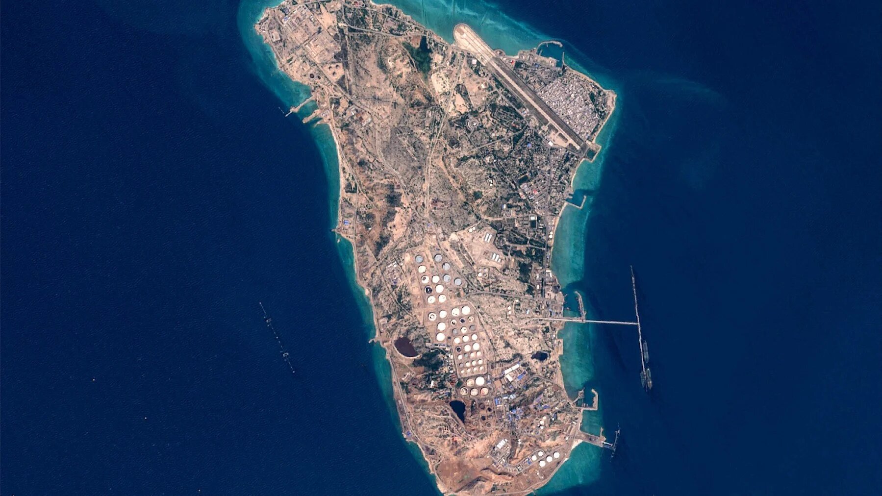 Statele Unite au atacat Insula Kharg. Presa iraniană raportează explozii. Trump a amenințat că va bombarda „Kharg, centralele eletrice și podurile” dacă nu se ajunge la un acord cu Iranul