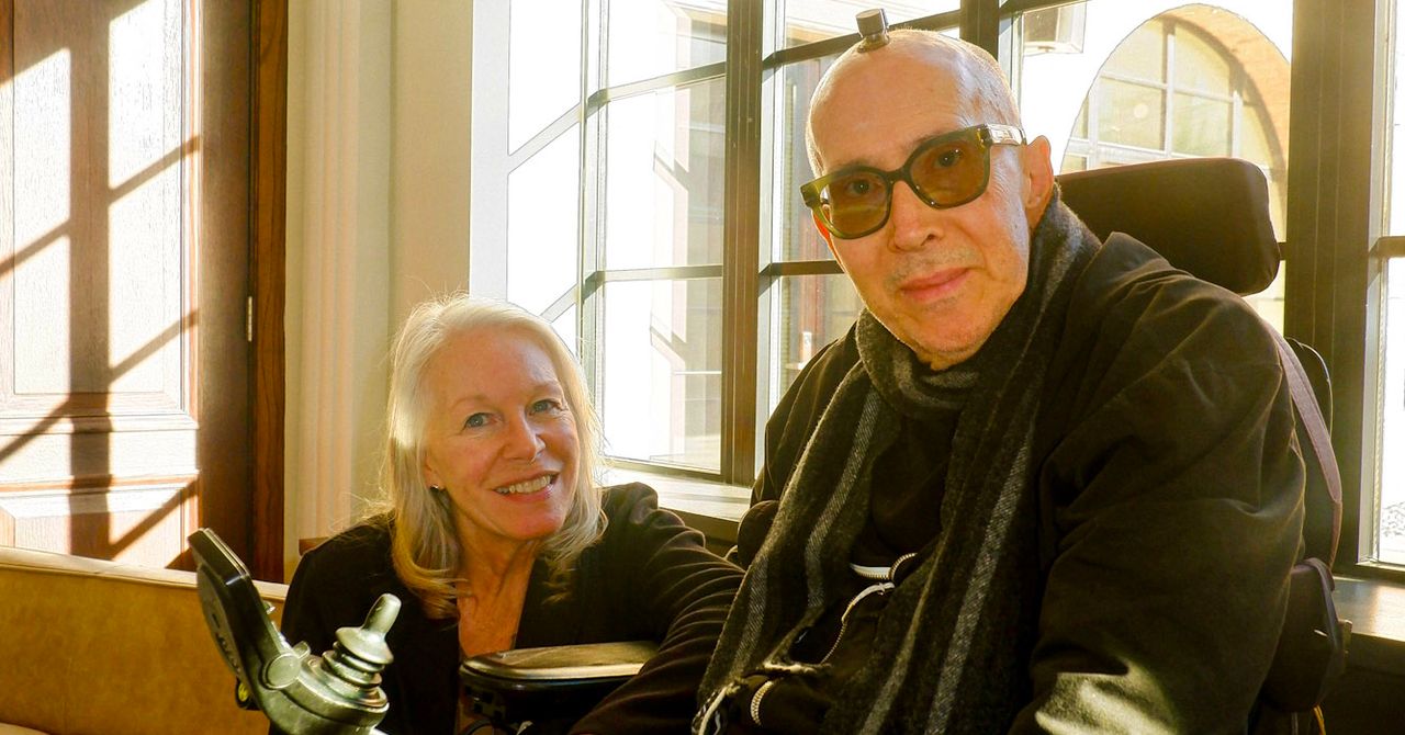 Un bărbat paralizat compune muzică doar cu gândul. Galen Buckwalter are 6 implanturi cerebrale care transformă activitatea neuronală în sunet