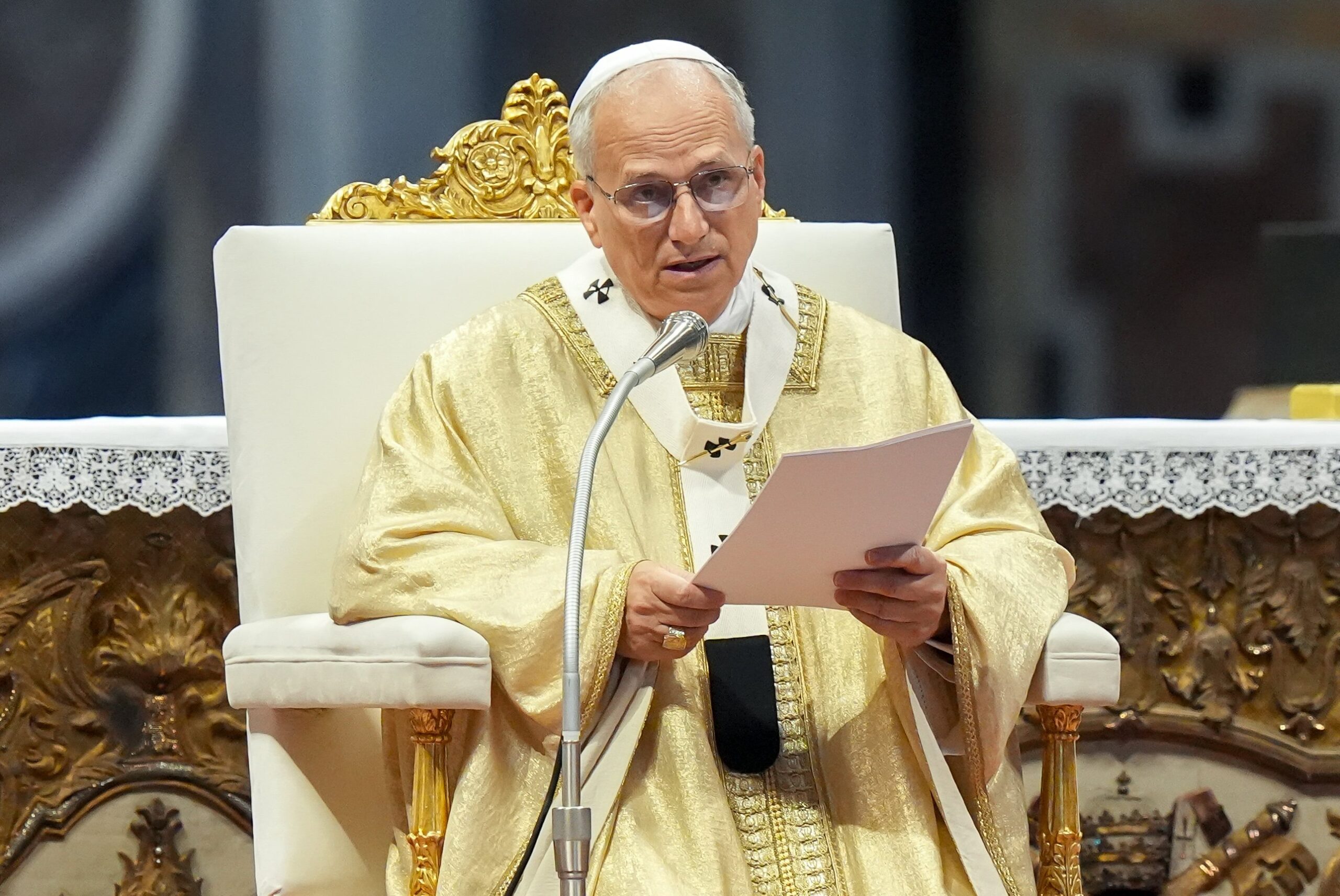 Papa Leon al XIV-lea răspunde criticilor dure aduse de Trump, după ce a condamnat războiul SUA-Israel din Iran: „Nu mă tem de Administrația Trump. Voi continua să fac apel la pace”. Ce acuzații i-a adus Președintele SUA Suveranului Pontif