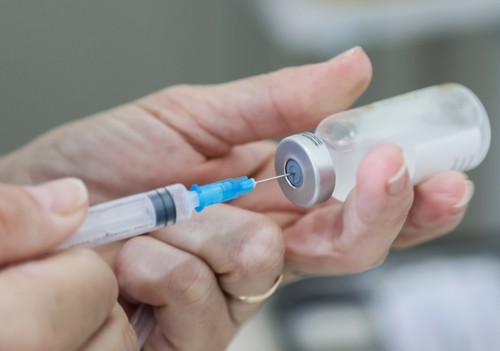 CAMPO MOURĂO, PR 04.04.2024: VACINAÇĂO CONTRA GRIPE NO PR Trivalent flu vaccine, applied in the SUS (Unified Health