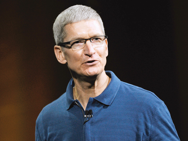 Sfârșitul unei ere: După 15 ani la conducerea companiei, Tim Cook se va retrage din funcţia de director executiv al Apple la începutul lunii septembrie, urmând să fie înlocuit de şeful diviziei hardware, John Ternus