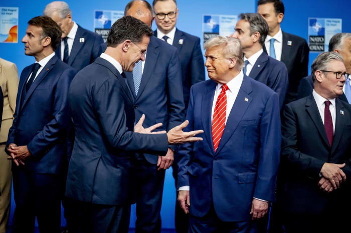 Marea Britanie și Franța anunță că peste 12 țări sunt dispuse să se alăture unei Coaliții pentru protejarea navigației în Strâmtoarea Ormuz. Trump reacționează dur la adresa NATO: „Stați departe. Ați fost inutili”