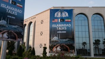 Uid 372547a7620a411597f7f9e326aec122 width 1280 play 0 pos 0 gs 0 height