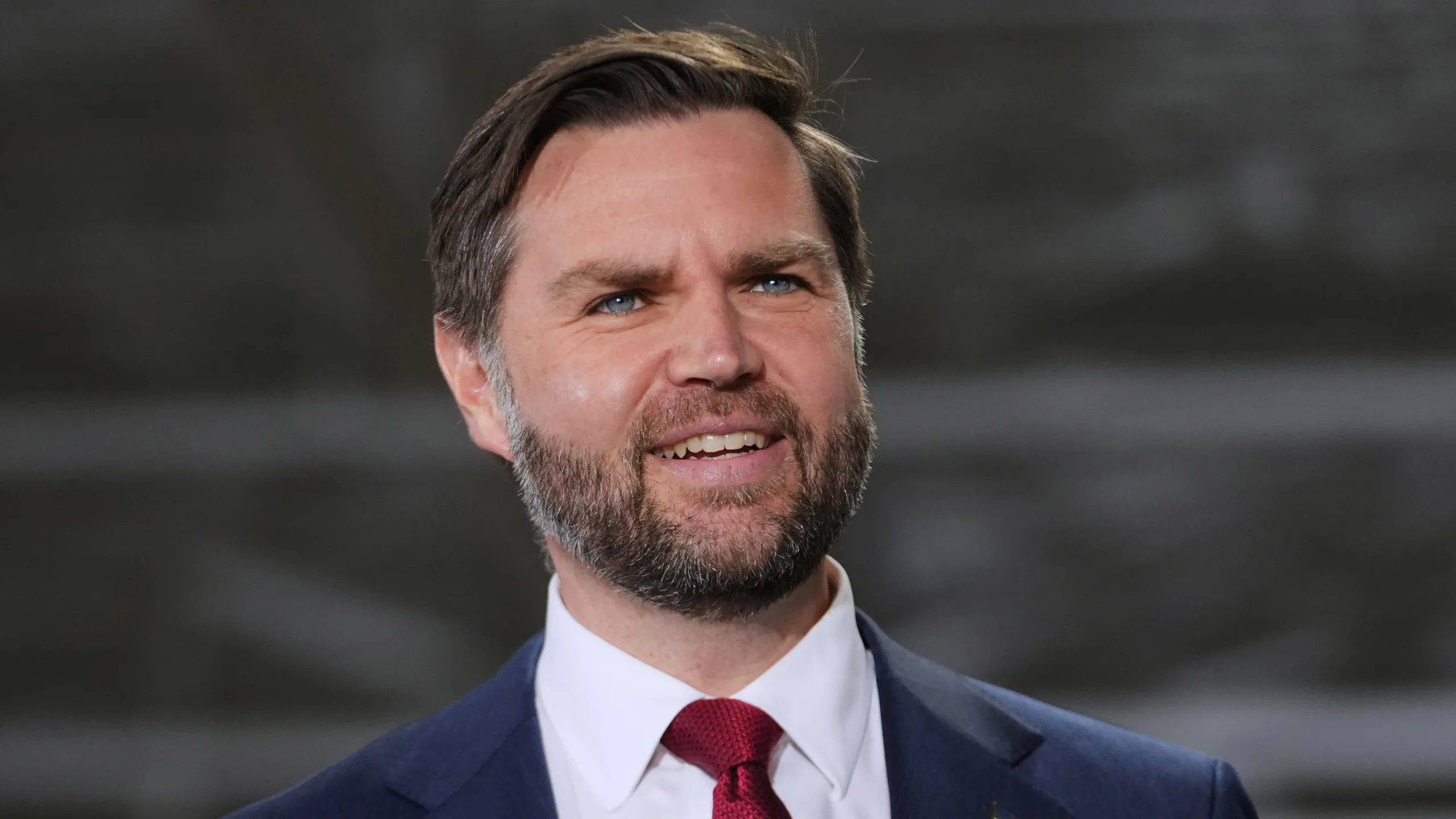 JD Vance lansează o nouă carte de memorii despre convertirea sa la catolicism