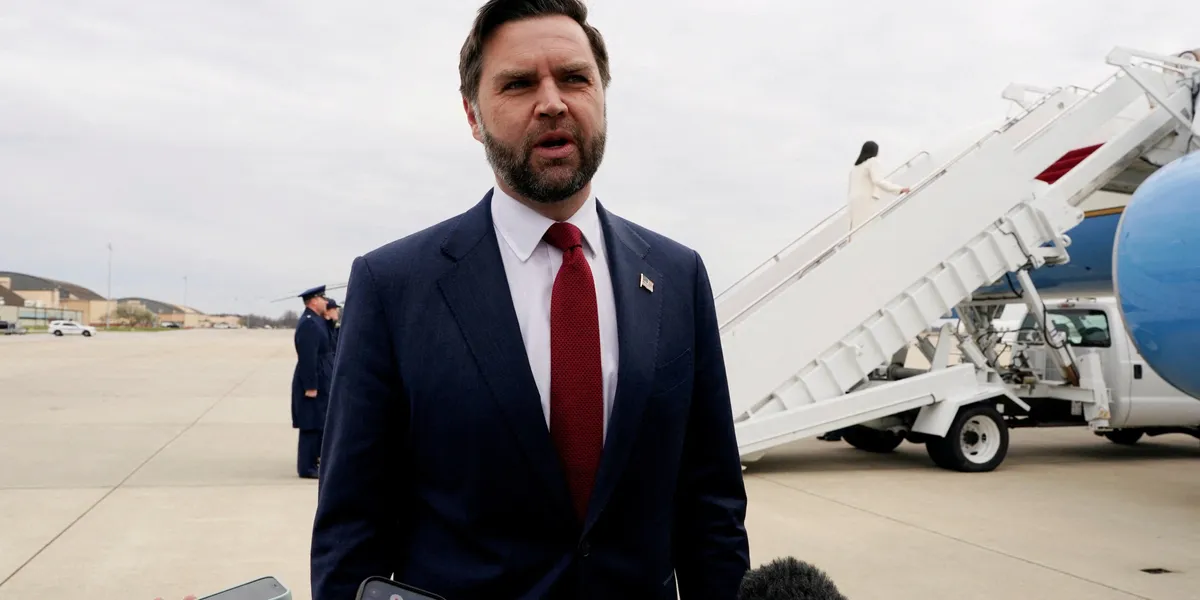 Vicepreședintele american J.D. Vance se îndreaptă către Islamabad, Pakistan, unde va conduce negocierile decisive cu Iranul pentru un „acord durabil”, după ce s-a ajuns la armistițiu: „Trump ne-a dat directive clare”