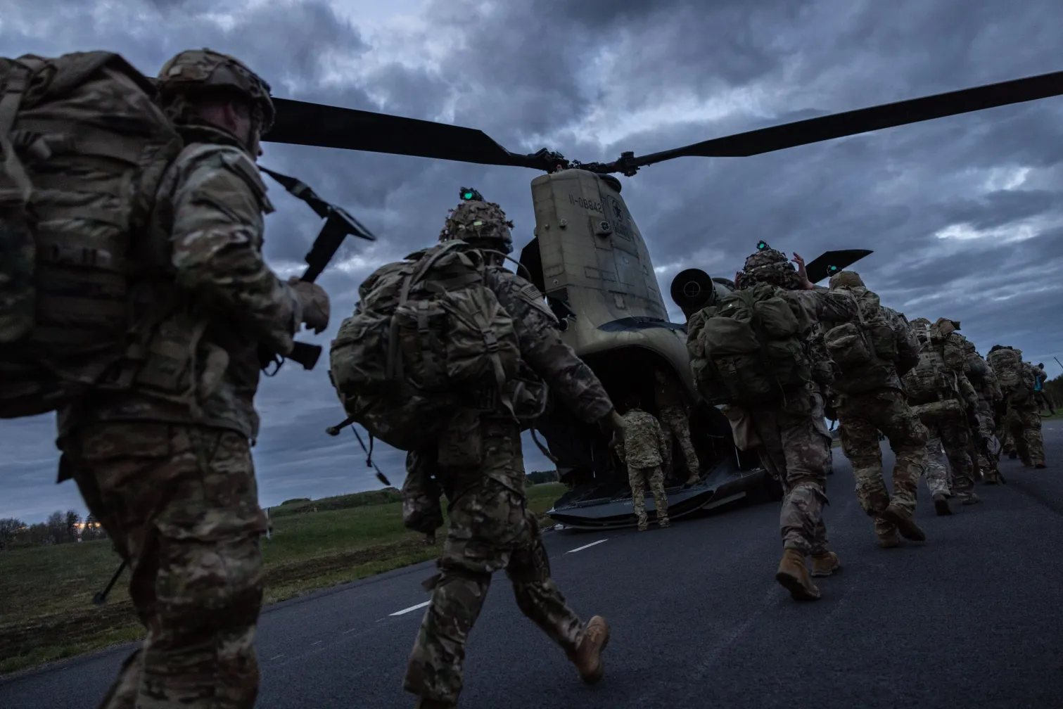 Reuters: NATO va întări apărarea flancului estic printr-o nouă structură care să faciliteze desfășurarea rapidă a forțelor în Letonia și Estonia, în cazul unui război cu Rusia