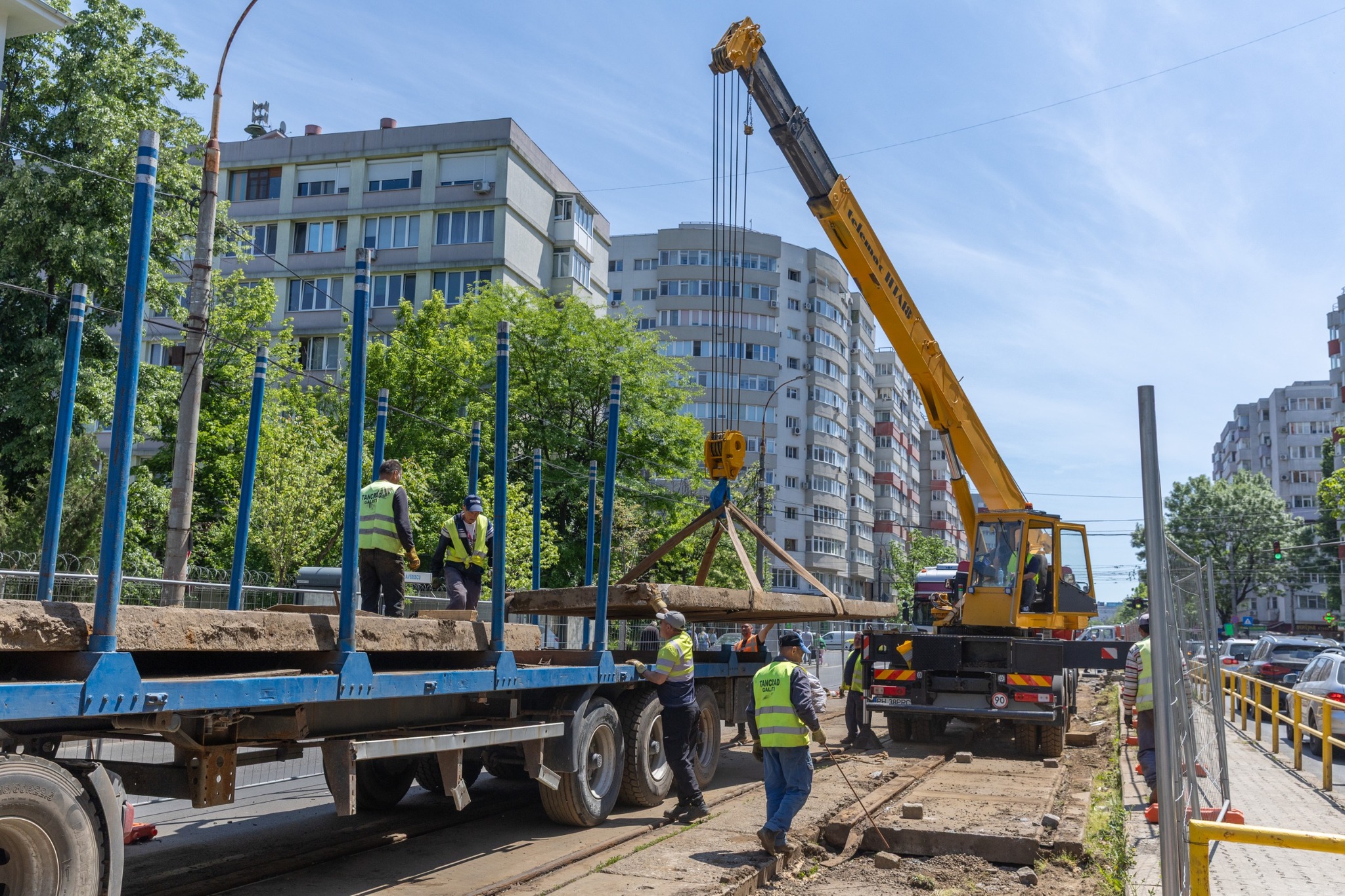 Ciprian Ciucu spune că stâlpișorii pentru tramvaiul 5 sunt blocați în Strâmtoarea Ormuz:  Nu pot trece de blocadă