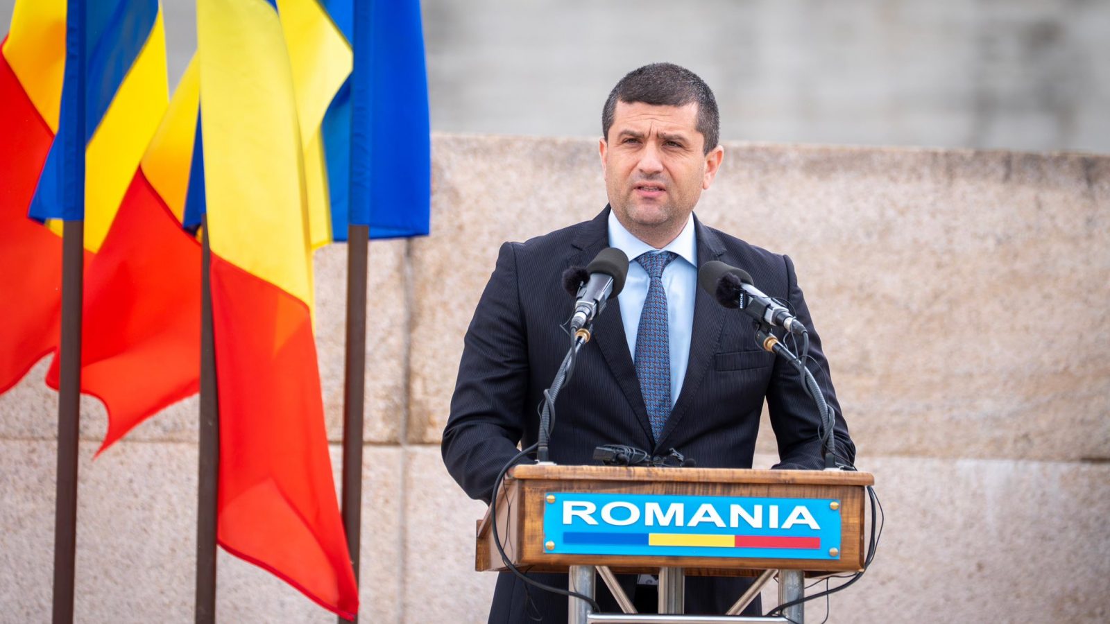 Radu Miruță, după ce o dronă rusească s-a prăbușit peste un bloc din Galați: „Nu s-a putut trage fără ca proiectilul să producă pagube mai mari în municipiul Galați. Am avut o conversație cu Mark Rutte”