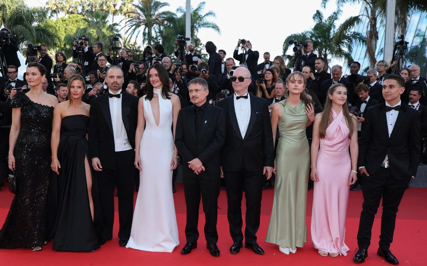 VIDEO. Filmul „Fjord” al lui Mungiu, în care joacă Sebastian Stan, a fost ovaționat timp de 12 minute la premiera de la Cannes: „Mulțumesc pentru că ați avut încredere în mine”
