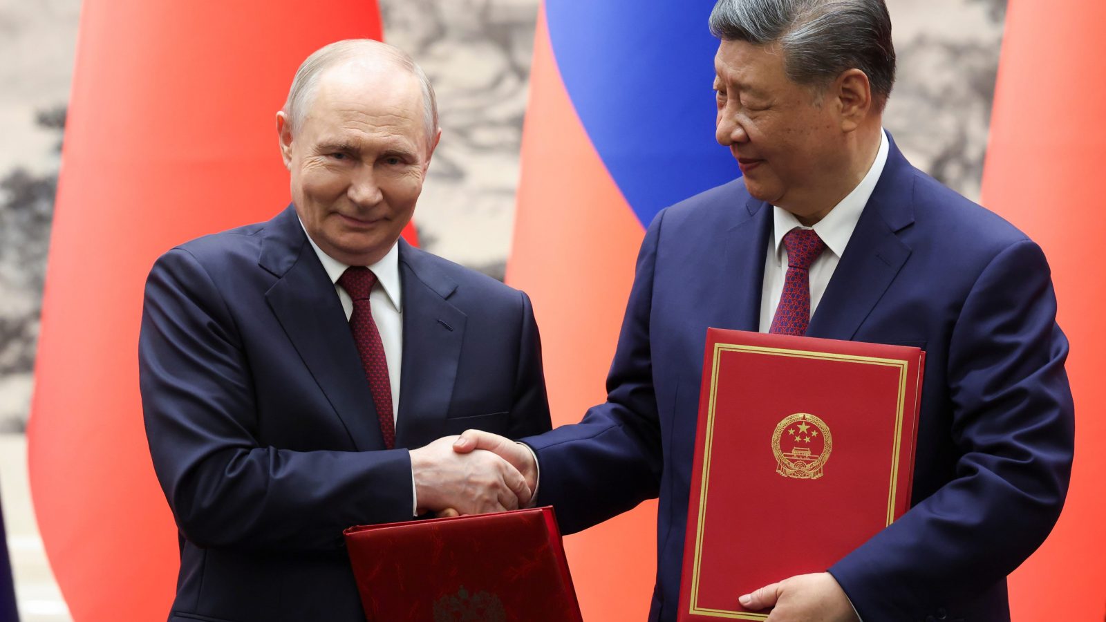 Ce a obținut Putin de la Xi Jinping? Cei doi au semnat 20 de acorduri pe comerț, economie și tehnologie, dar și o declarație pentru construirea unei „lumi multipolare”
