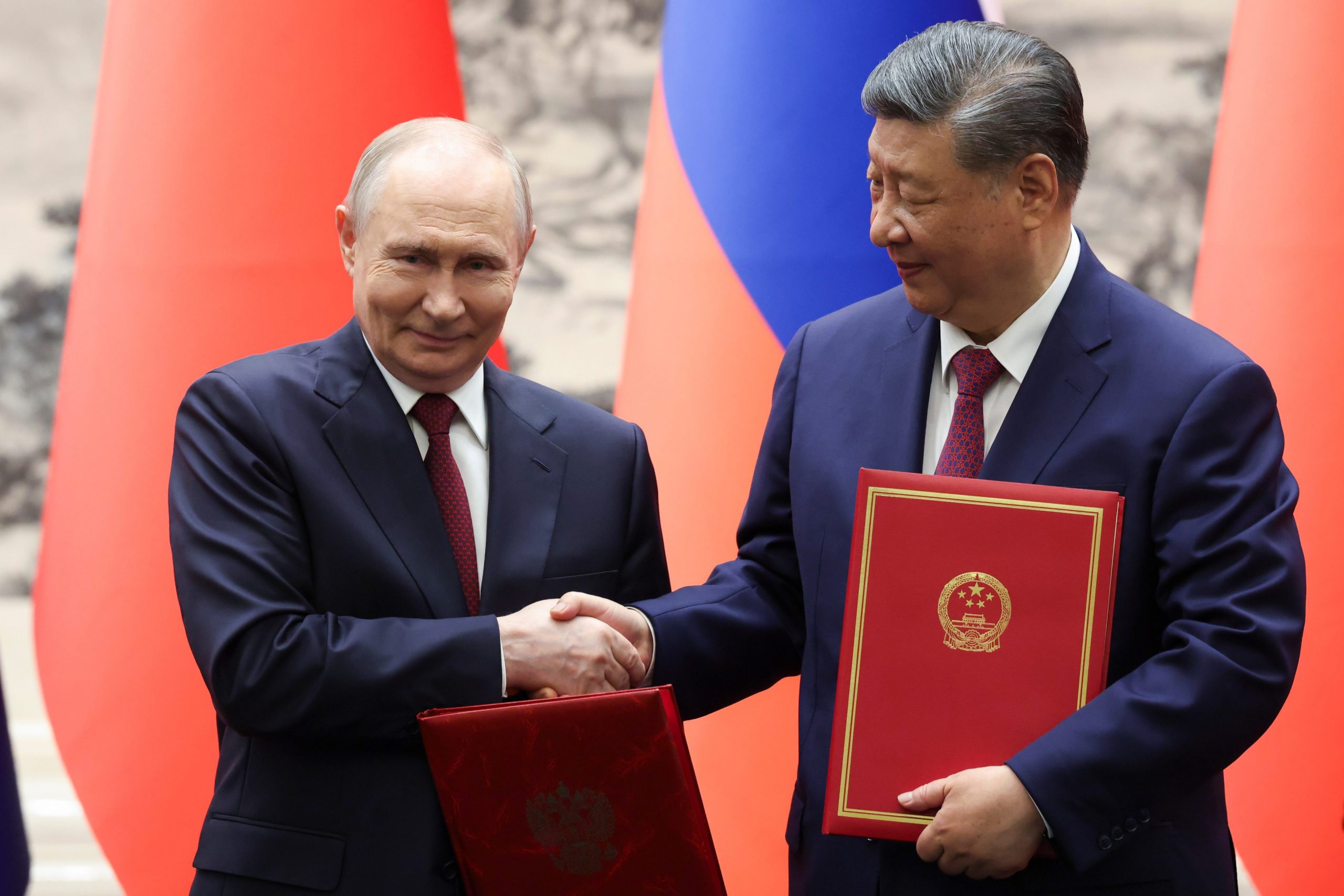 Ce a obținut Putin de la Xi Jinping? Cei doi au semnat 20 de acorduri pe comerț, economie și tehnologie, dar și o declarație pentru construirea unei „lumi multipolare”