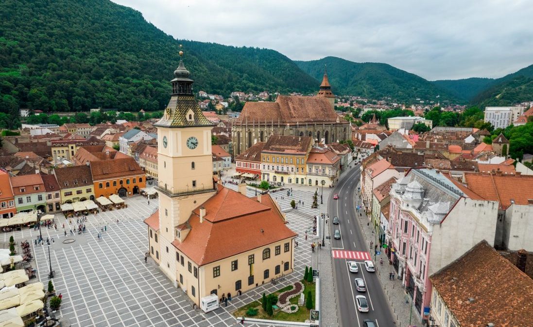 Brasov shutterstock curatorial.ro 1097x731