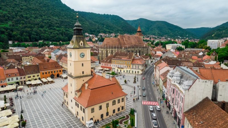 Brasov shutterstock curatorial.ro 1097x731