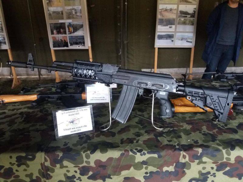 Arma automata mitraliera