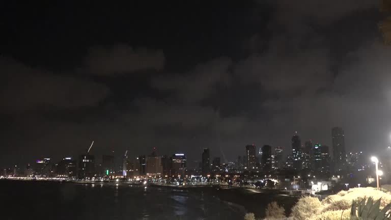 BREAKING. Noi explozii în Iran, în orașul-port Bandar Abbas și în zonele de coastă din apropierea Strâmtorii Ormuz. Sistemele de apărare aeriană au fost activate. Presa iraniană raportează un schimb de focuri cu SUA