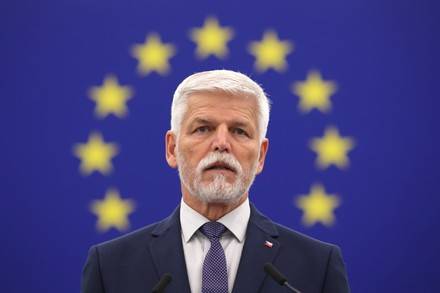 Preşedintele ceh îndeamnă NATO „să-şi arate colţii” în faţa provocărilor Rusiei