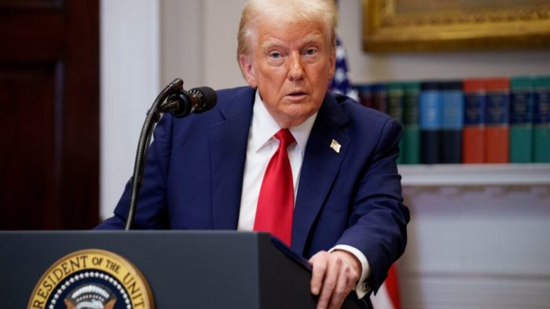Donald trump .