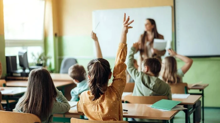 Elevii de clasa a II-a au susținut Evaluarea Națională după un nou model de testare. Creativitatea și redactarea dispar din examenul de limba română
