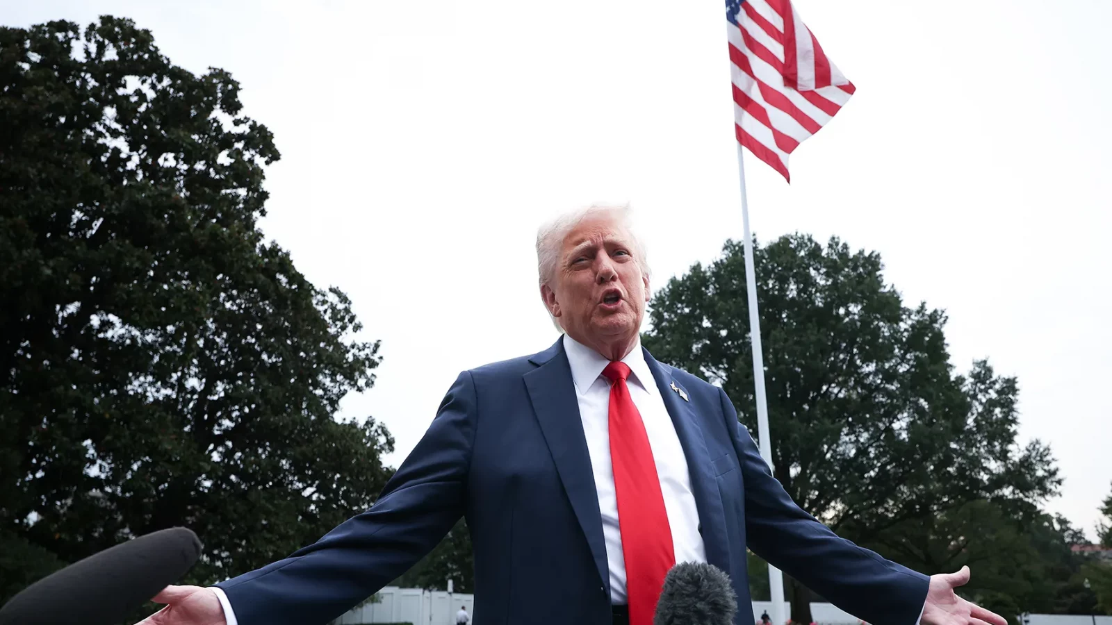 Pakistanul a transmis Statelor Unite o nouă propunere de pace din partea Iranului, după ce Trump a avertizat că „timpul se scurge”. Statele Unite nu exclud o invazie în Iran