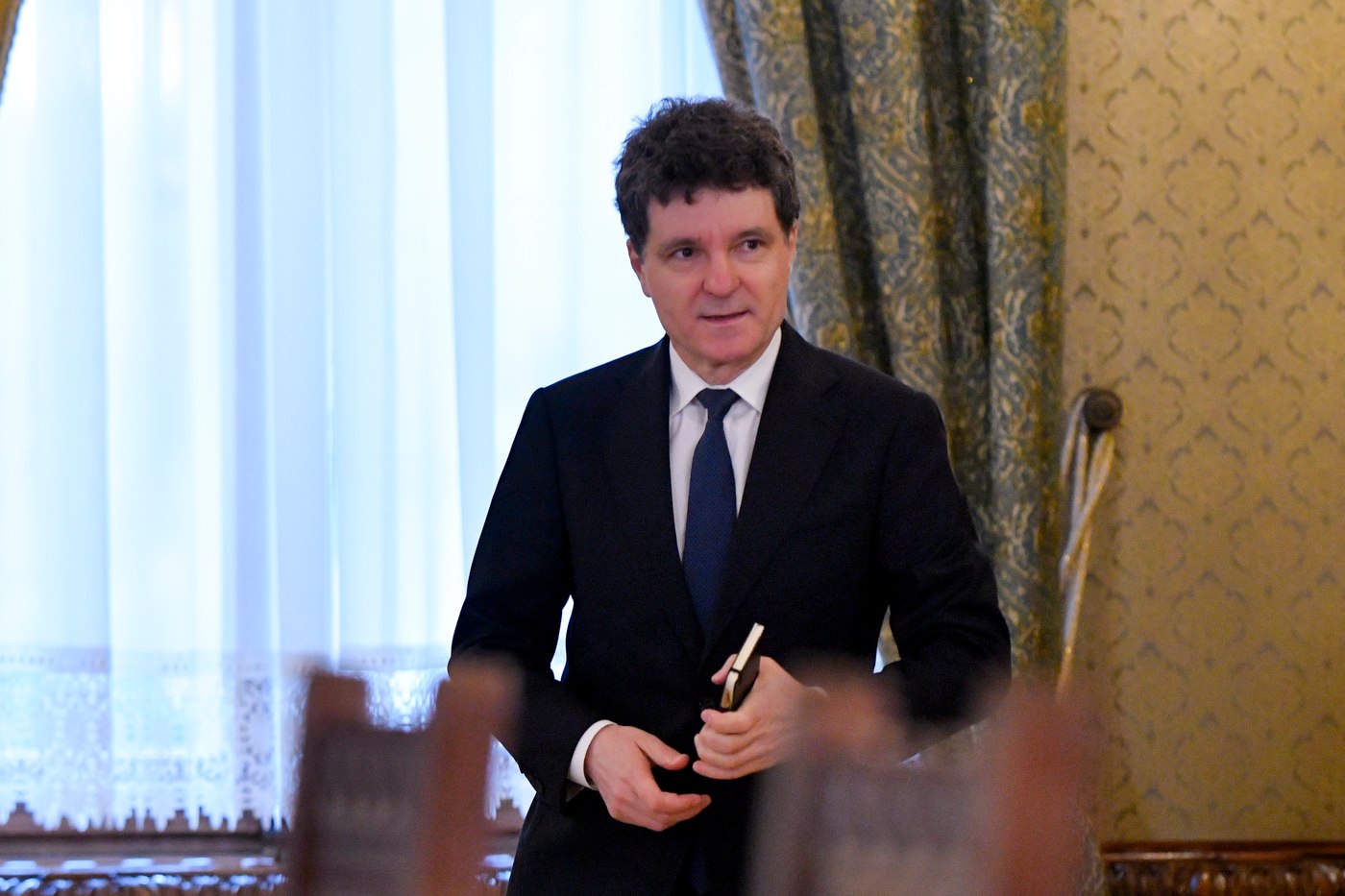 Nicușor Dan, după consultările cu partidele: „Vom continua seria de consultări până când se va cristaliza o variantă de majoritate solidă, pro-occidentală”. Cine este Delia Velculescu, luată în calcul pentru funcția de Premier