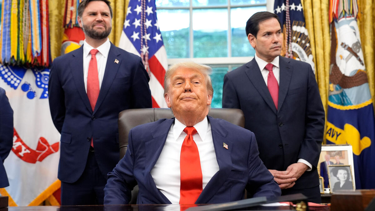 Trump decide astăzi dacă reia sau nu bombardamentele în Iran: „Sunt 50/50 șanse. Fie îi lovim mai tare decât au fost loviți vreodată, fie facem un acord bun”. Președintele SUA va discuta cu Witkoff, Kushner, Vance și cu liderii arabi