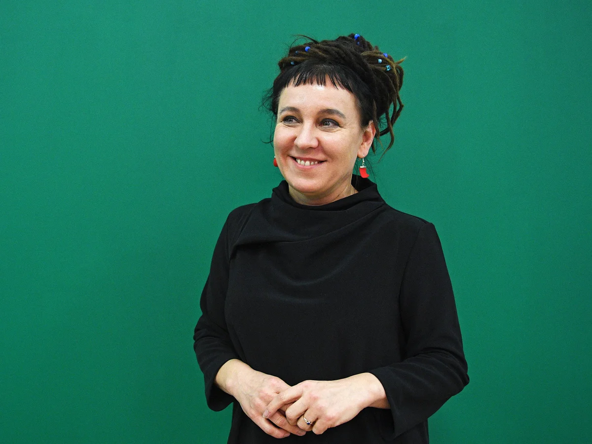 A.I.-ul intră în procesul de creație al scriitorilor. Olga Tokarczuk, câștigătoare a Premiului Nobel pentru Literatură, a stârnit controverse după ce a folosit A.I. ca să-și dezvolta personajele