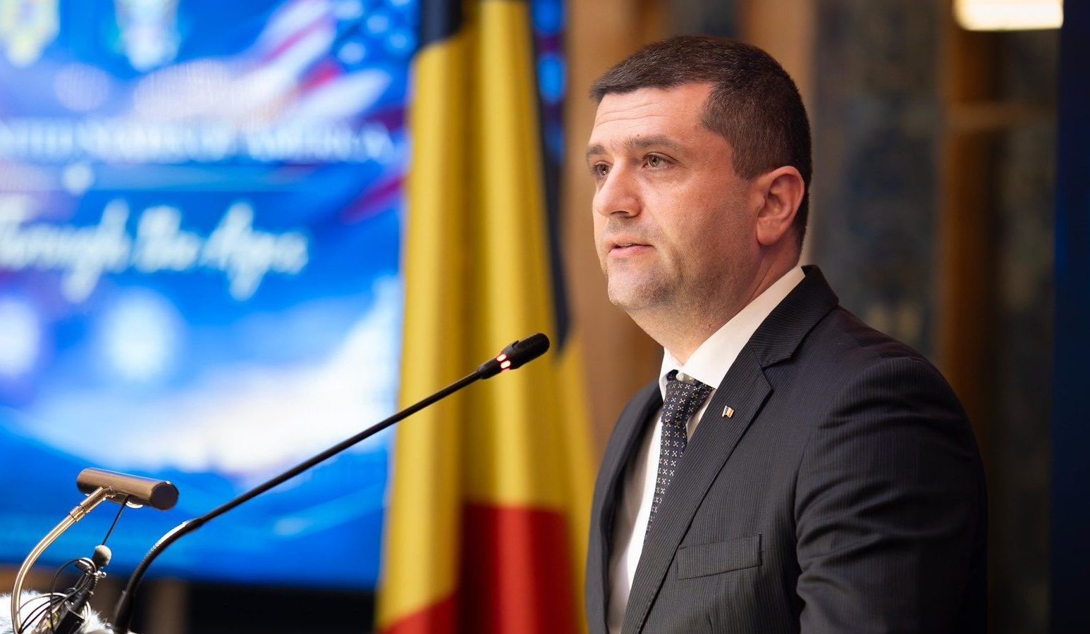 Guvernul anunţă bilanţul SAFE: Contracte în valoare de 7,5 miliarde de euro, dintre care 5,7 miliarde merg către compania germană Rheinmetall. Nu s-au semnat contractele pentru 400.000 de arme individuale, 139 de transportoare Piranha și peste 1.000 de camioane
