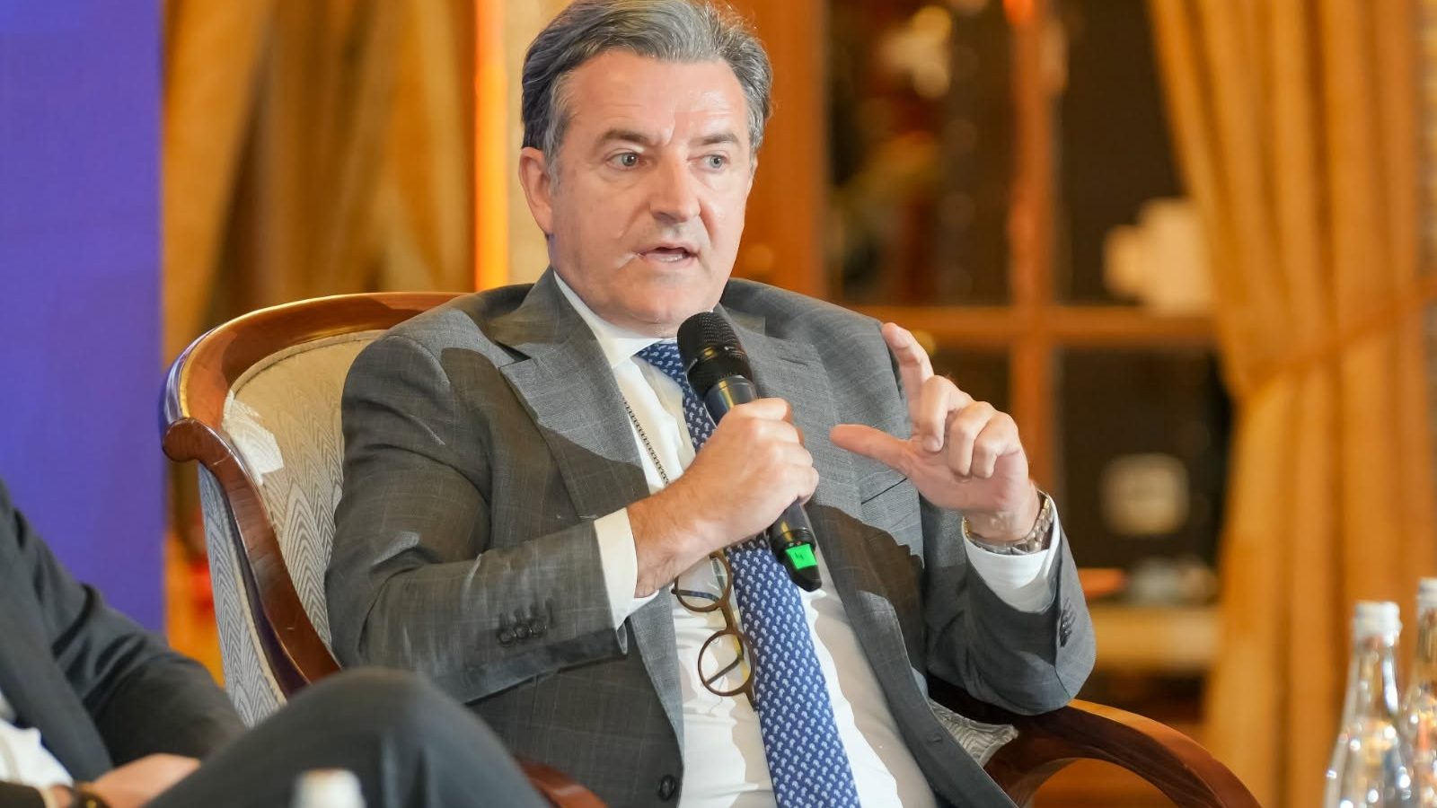 România riscă să producă energie pe care nu are cine să o consume. Avertismentul președintelui CRE privind miliardele investite în sector