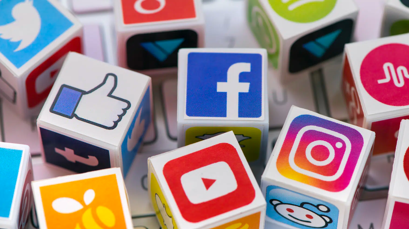 O nouă platformă europeană de social media, sprijinită de Comisia Europeană, ar putea concura cu Facebook, Instagram și TikTok