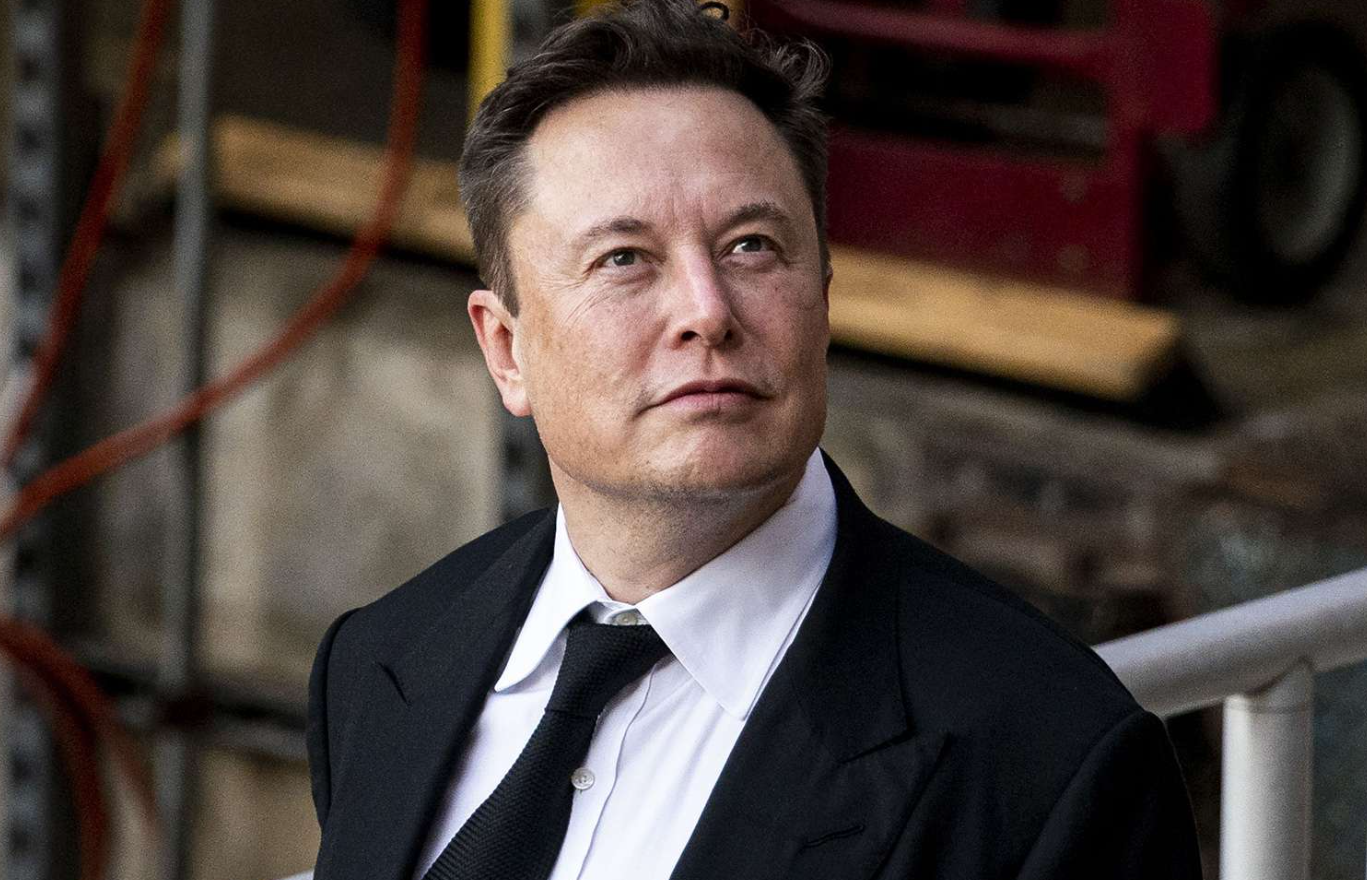 Elon Musk pierde temporar statutul de trilionar pe fondul scăderii acțiunilor SpaceX și Tesla