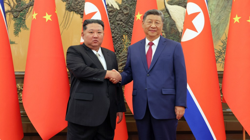 Xi Jinping îl va vizita pe Kim Jong-Un la Phenian, pentru prima dată în aproape șapte ani. Consolidarea relațiilor China-Coreea de Nord, obiectivul principal