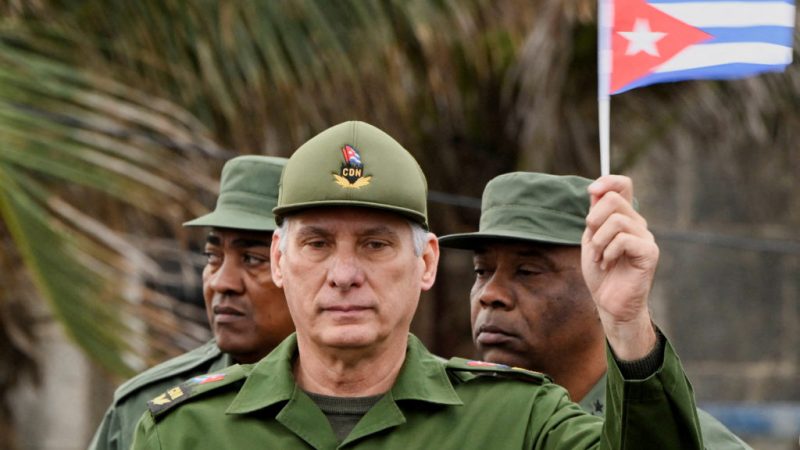 Cuba deschide mai multe sectoare pentru afacerile private