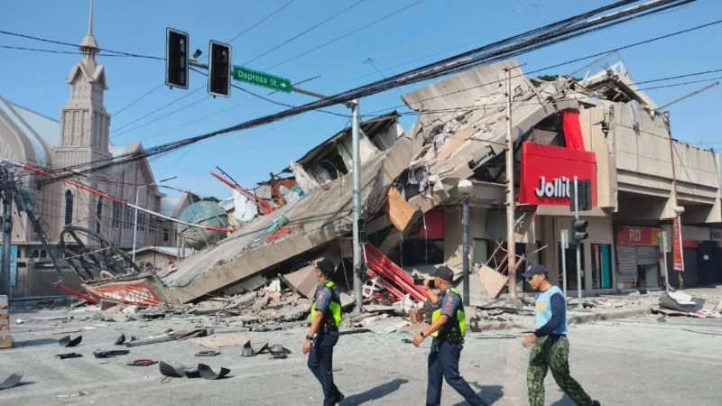 Un cutremur cu magnitudinea de 7,8 pe scara richter a avut loc în Filipine. A fost instituită alerta de tsunami.